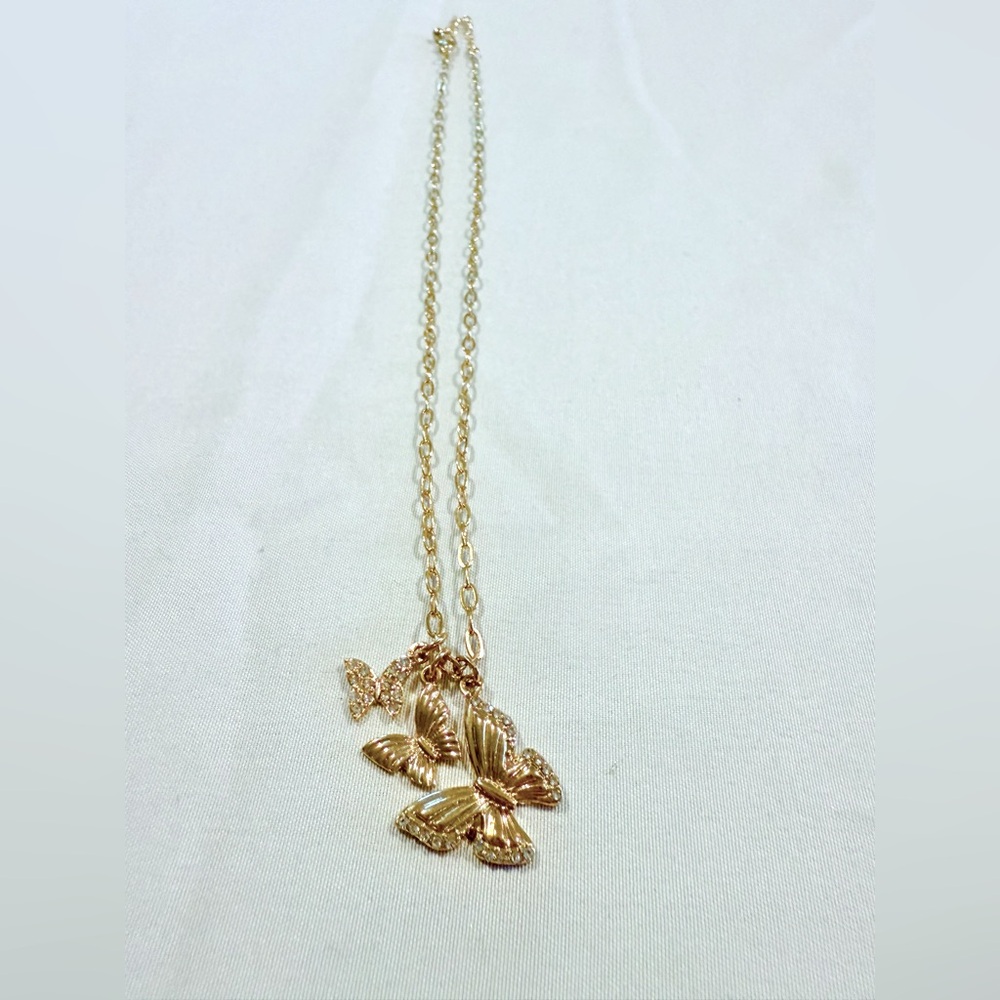 NWOT Gold Butterfly Charm Pendant Necklace β Adjustable Chain